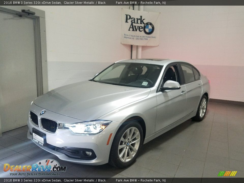 2018 BMW 3 Series 320i xDrive Sedan Glacier Silver Metallic / Black Photo #1