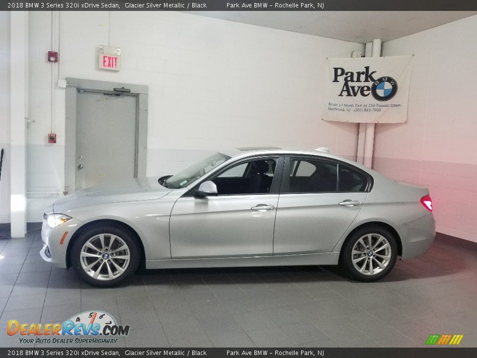 2018 BMW 3 Series 320i xDrive Sedan Glacier Silver Metallic / Black Photo #2