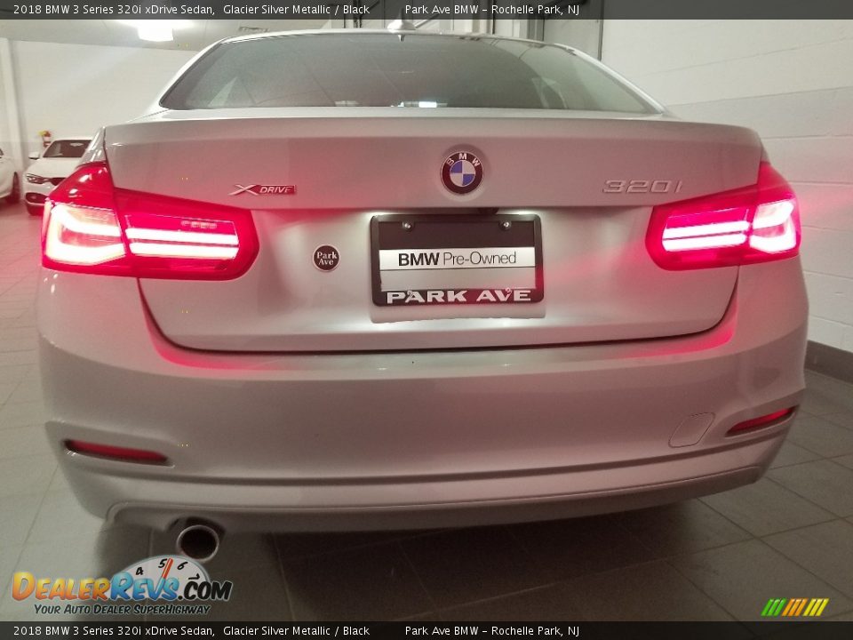 2018 BMW 3 Series 320i xDrive Sedan Glacier Silver Metallic / Black Photo #4