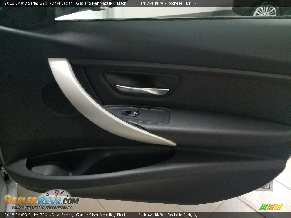 2018 BMW 3 Series 320i xDrive Sedan Glacier Silver Metallic / Black Photo #9