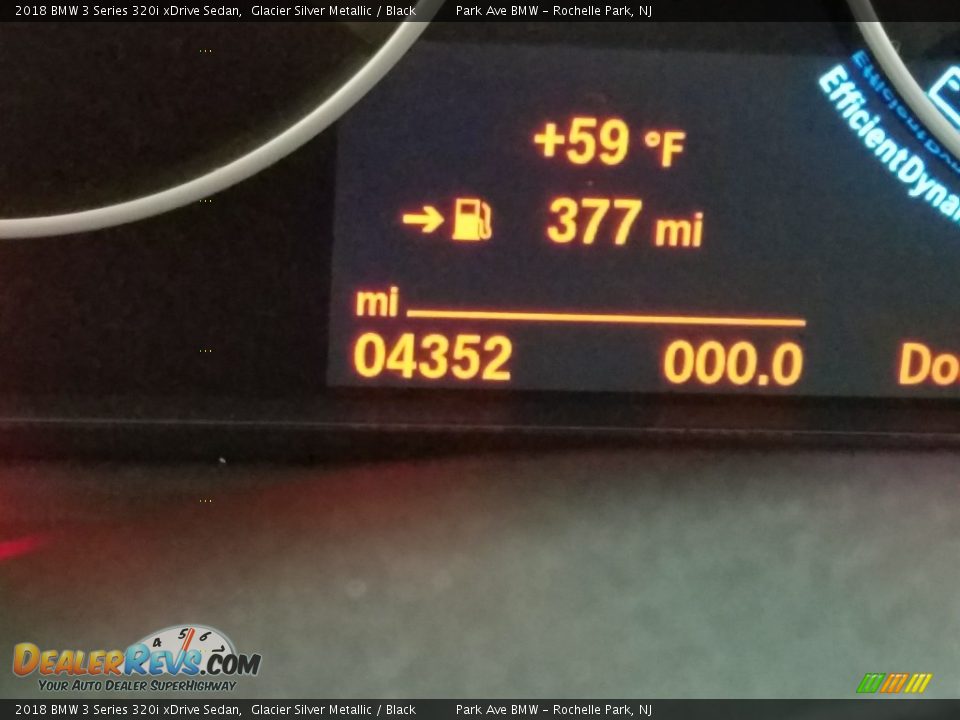 2018 BMW 3 Series 320i xDrive Sedan Glacier Silver Metallic / Black Photo #17