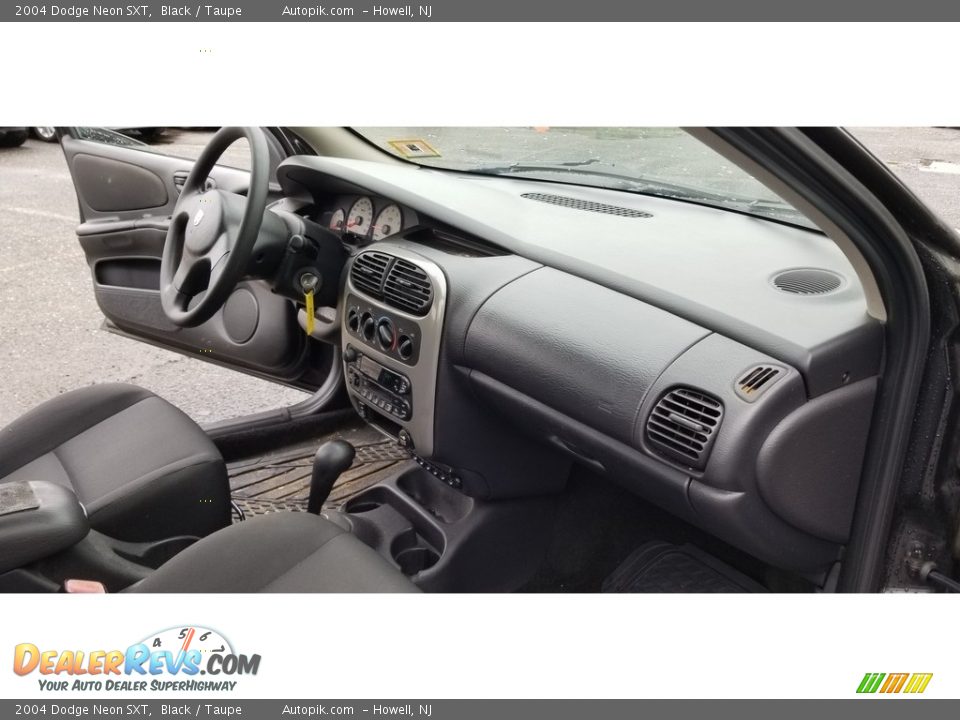 2004 Dodge Neon SXT Black / Taupe Photo #13