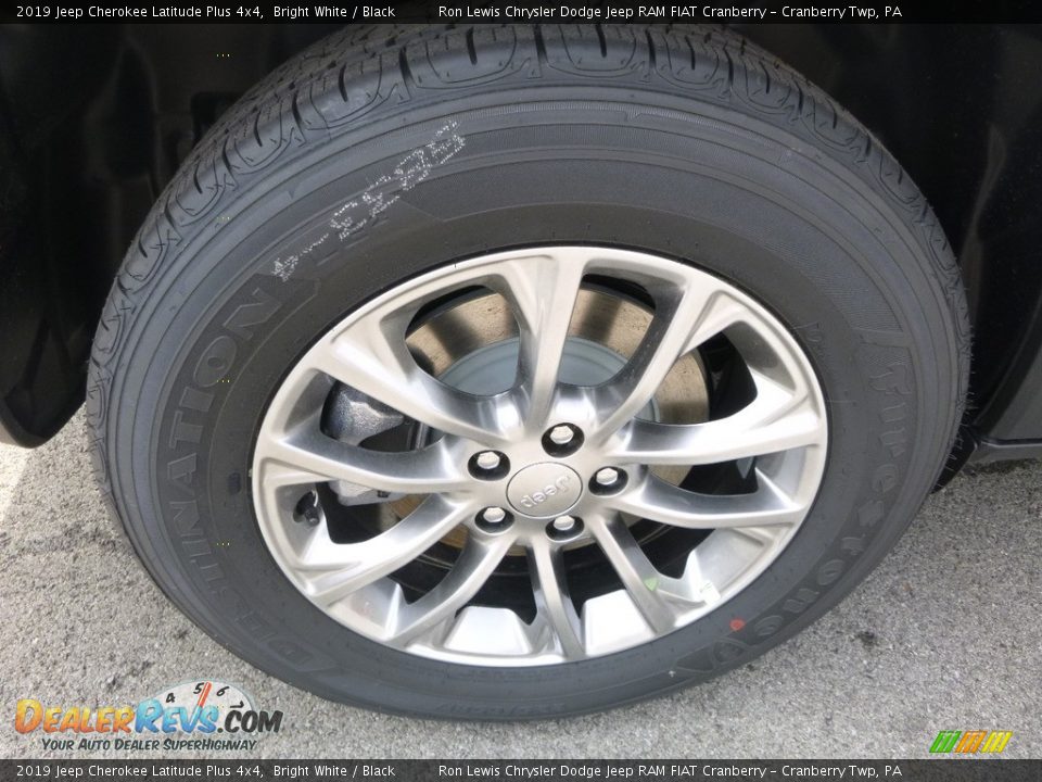 2019 Jeep Cherokee Latitude Plus 4x4 Bright White / Black Photo #9