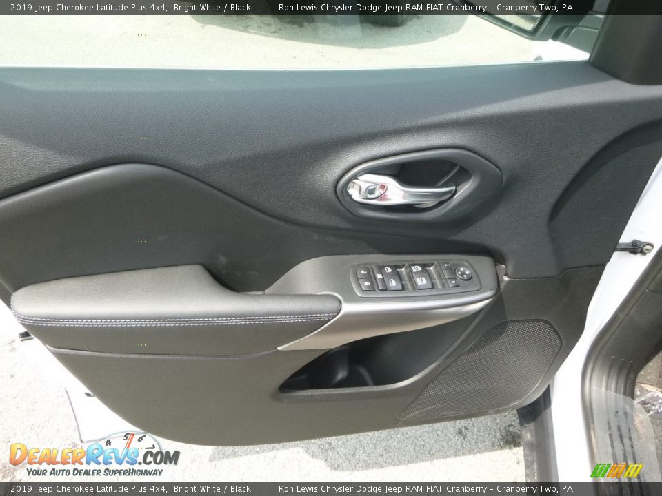 2019 Jeep Cherokee Latitude Plus 4x4 Bright White / Black Photo #13