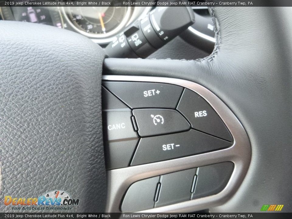 2019 Jeep Cherokee Latitude Plus 4x4 Bright White / Black Photo #19