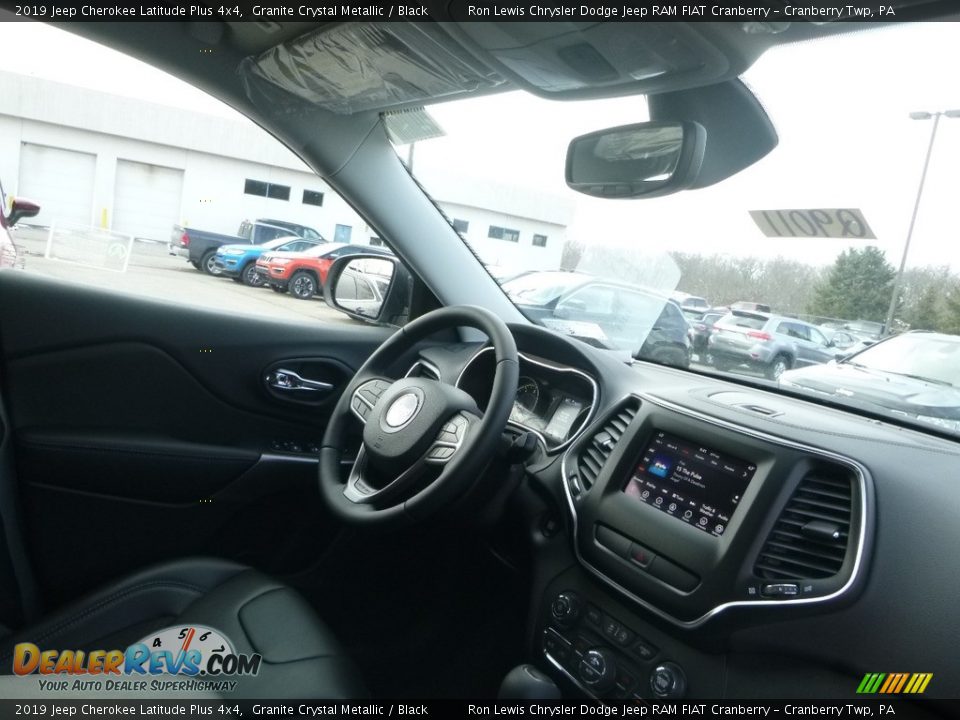 2019 Jeep Cherokee Latitude Plus 4x4 Granite Crystal Metallic / Black Photo #11