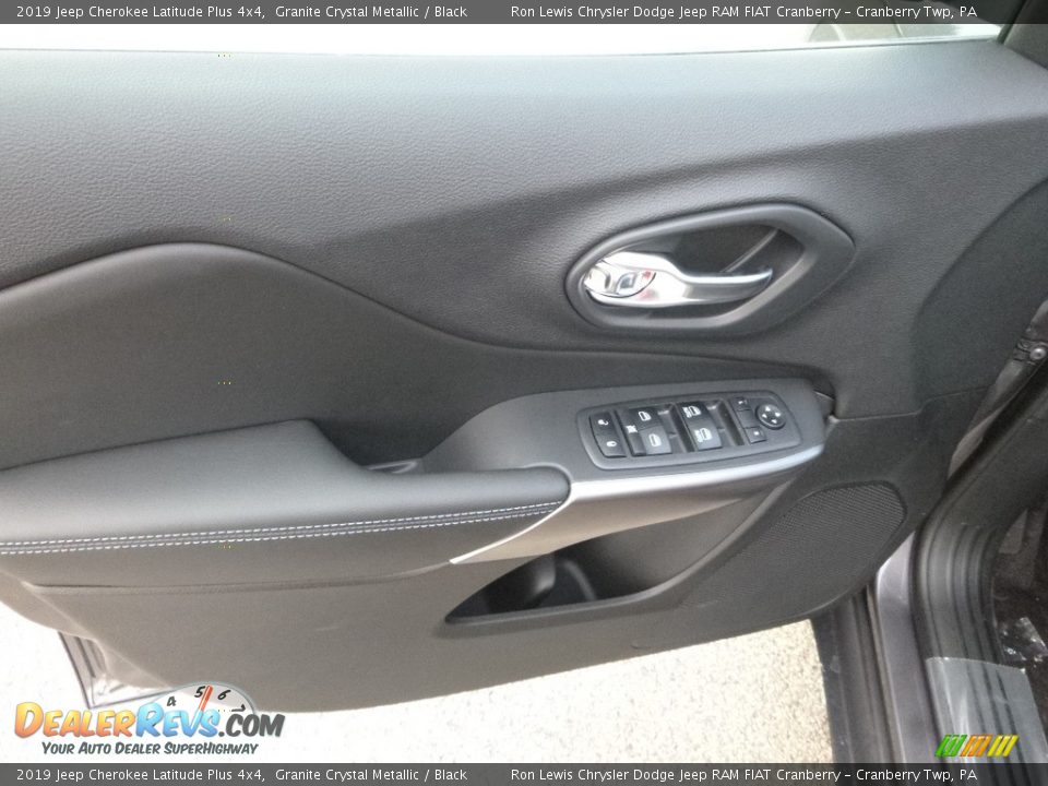 2019 Jeep Cherokee Latitude Plus 4x4 Granite Crystal Metallic / Black Photo #13