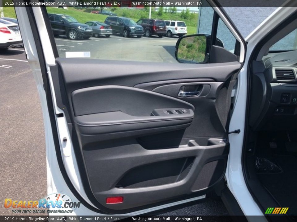 Door Panel of 2019 Honda Ridgeline Sport AWD Photo #10