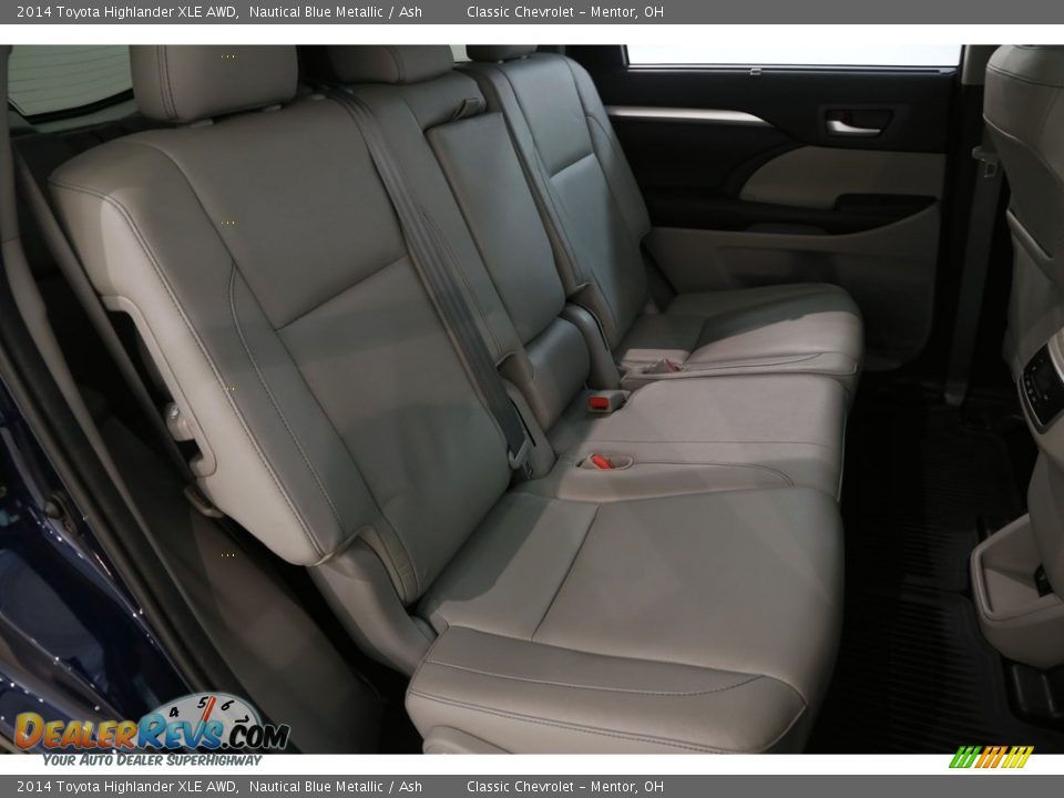 2014 Toyota Highlander XLE AWD Nautical Blue Metallic / Ash Photo #18