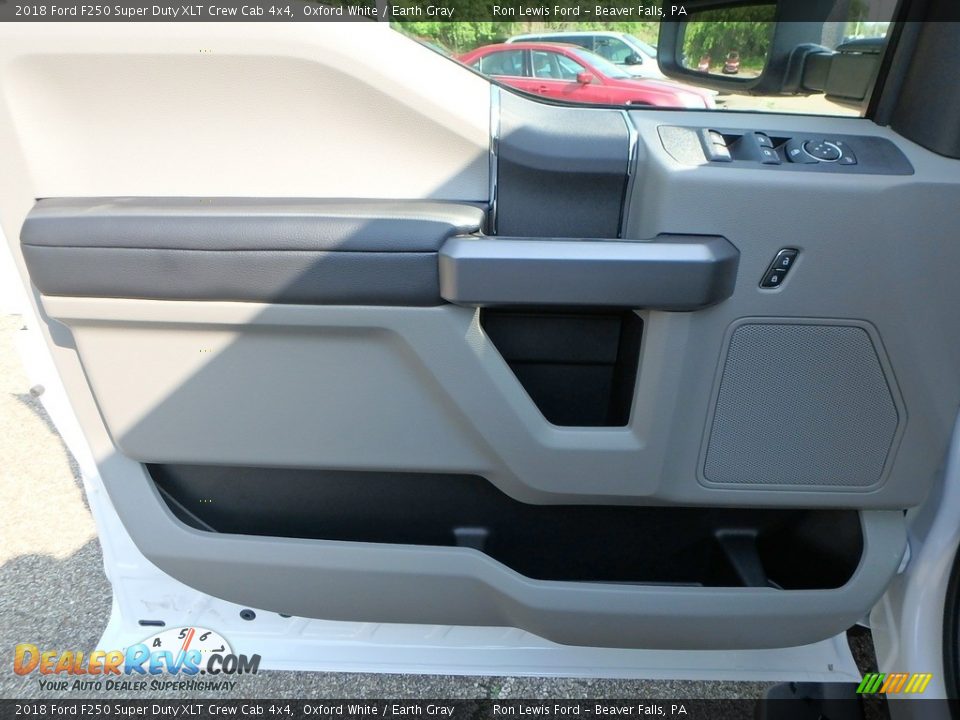 2018 Ford F250 Super Duty XLT Crew Cab 4x4 Oxford White / Earth Gray Photo #13