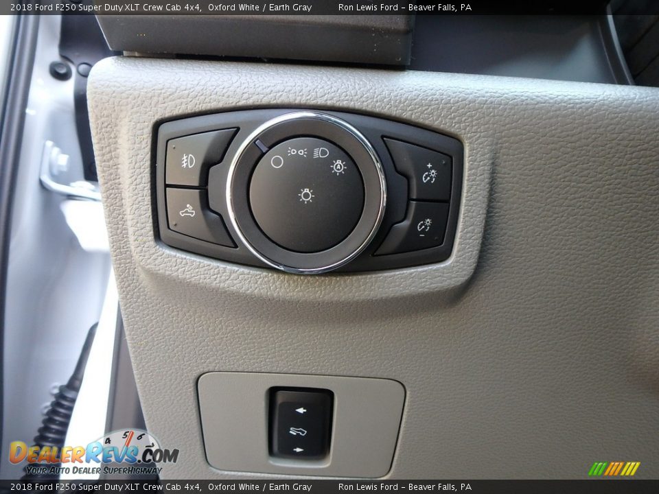 2018 Ford F250 Super Duty XLT Crew Cab 4x4 Oxford White / Earth Gray Photo #19