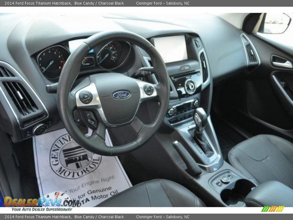 2014 Ford Focus Titanium Hatchback Blue Candy / Charcoal Black Photo #10