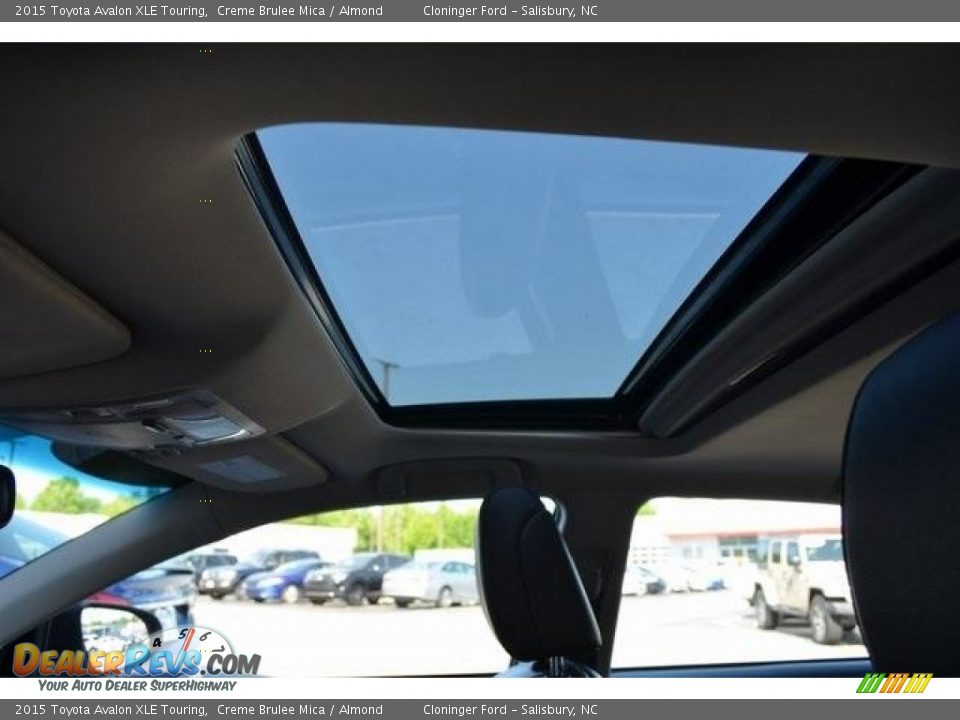 2015 Toyota Avalon XLE Touring Creme Brulee Mica / Almond Photo #11