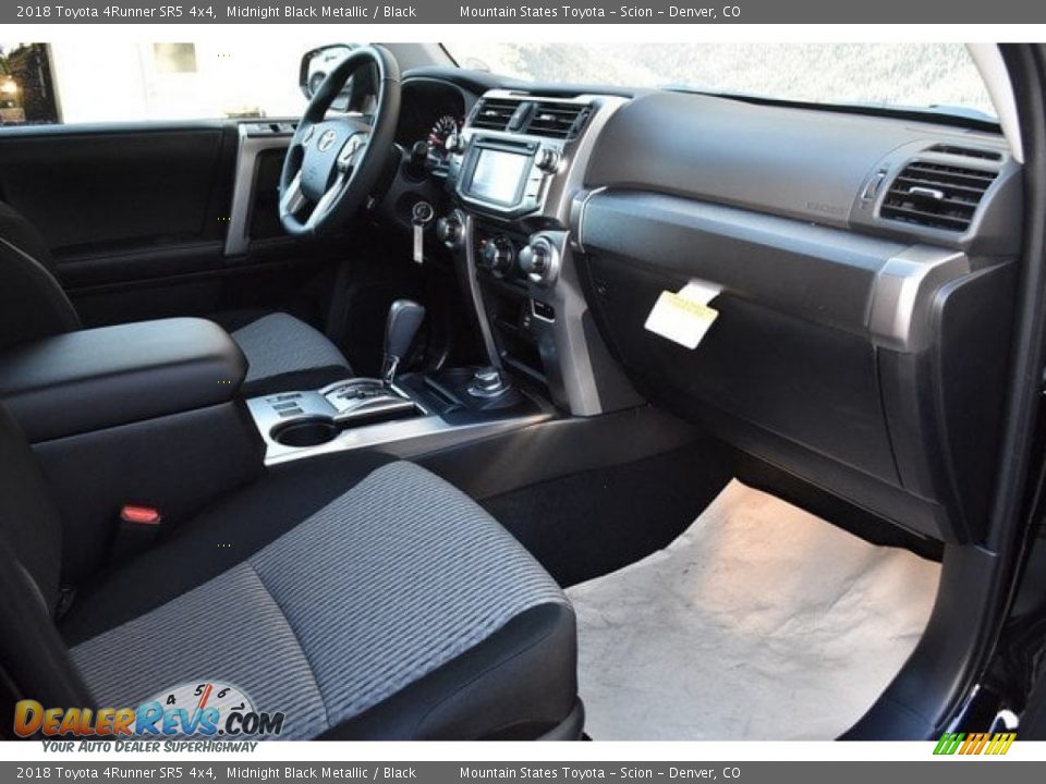 2018 Toyota 4Runner SR5 4x4 Midnight Black Metallic / Black Photo #11