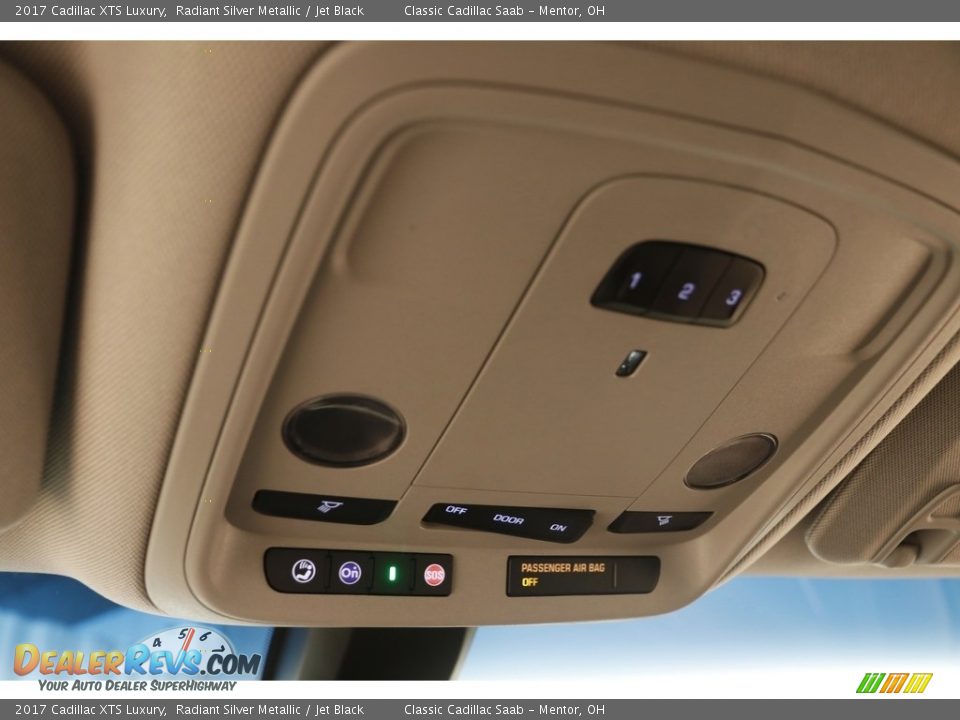 2017 Cadillac XTS Luxury Radiant Silver Metallic / Jet Black Photo #9