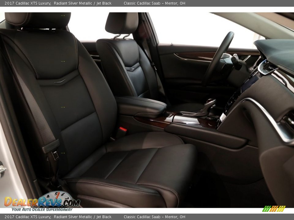 2017 Cadillac XTS Luxury Radiant Silver Metallic / Jet Black Photo #15