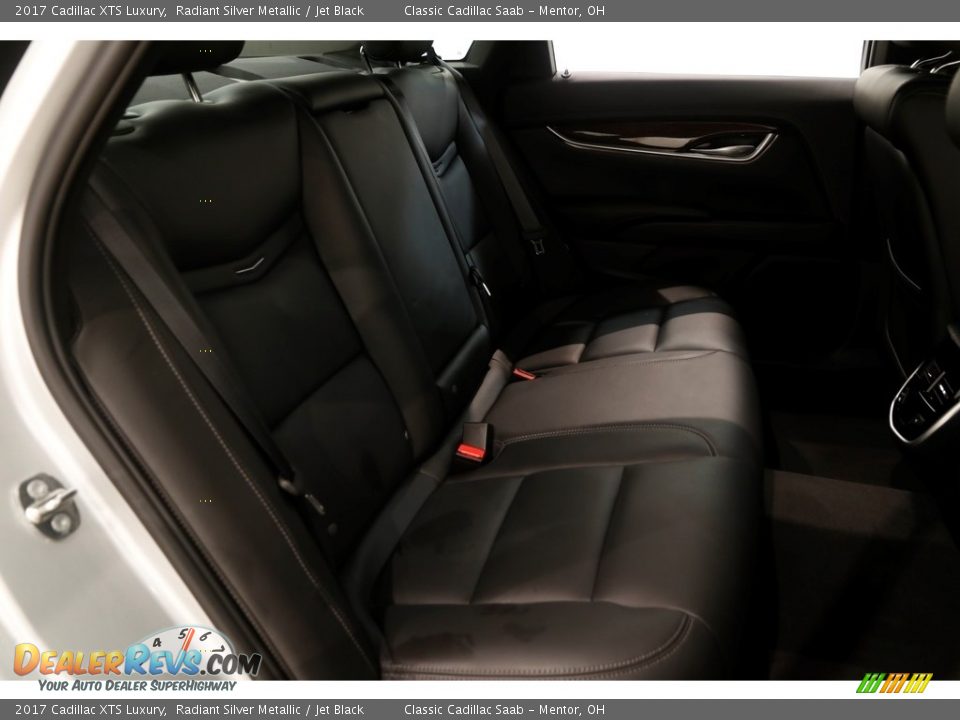 2017 Cadillac XTS Luxury Radiant Silver Metallic / Jet Black Photo #16