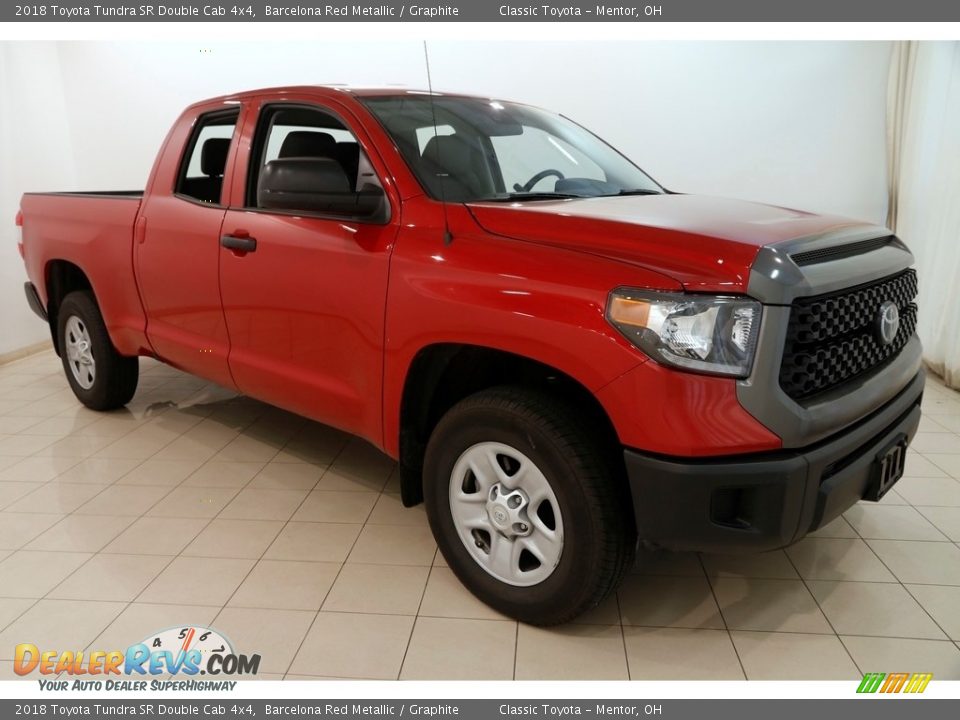Front 3/4 View of 2018 Toyota Tundra SR Double Cab 4x4 Photo #1