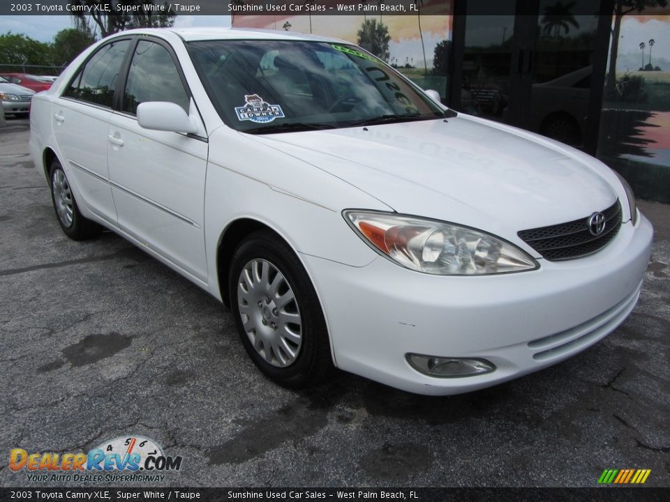2003 Toyota Camry XLE Super White / Taupe Photo #3