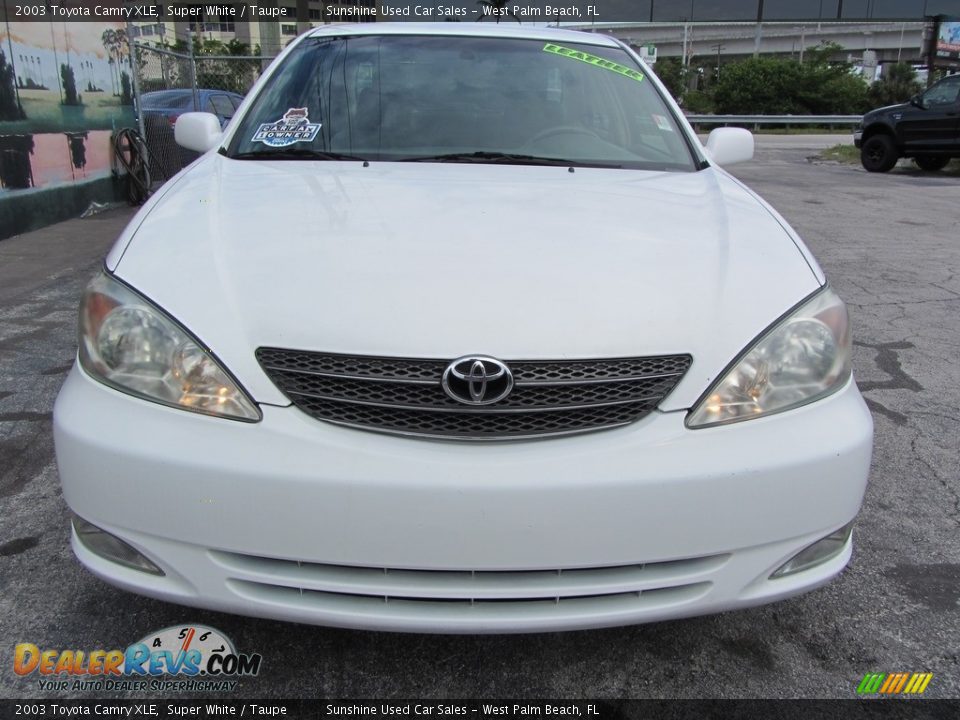2003 Toyota Camry XLE Super White / Taupe Photo #4