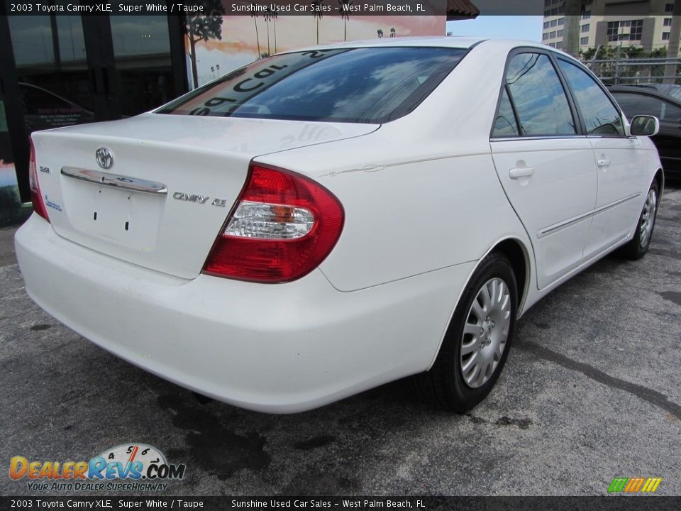 2003 Toyota Camry XLE Super White / Taupe Photo #8
