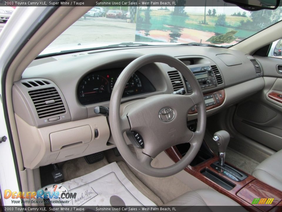 2003 Toyota Camry XLE Super White / Taupe Photo #10
