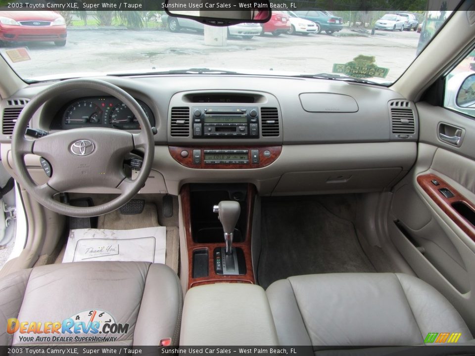 2003 Toyota Camry XLE Super White / Taupe Photo #21