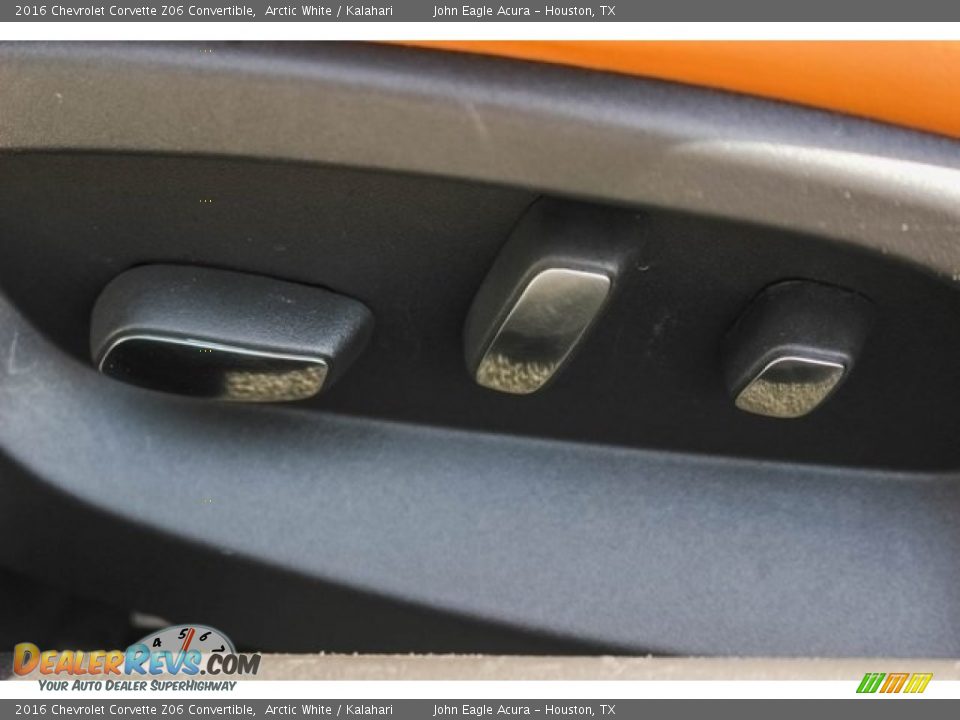 2016 Chevrolet Corvette Z06 Convertible Arctic White / Kalahari Photo #17