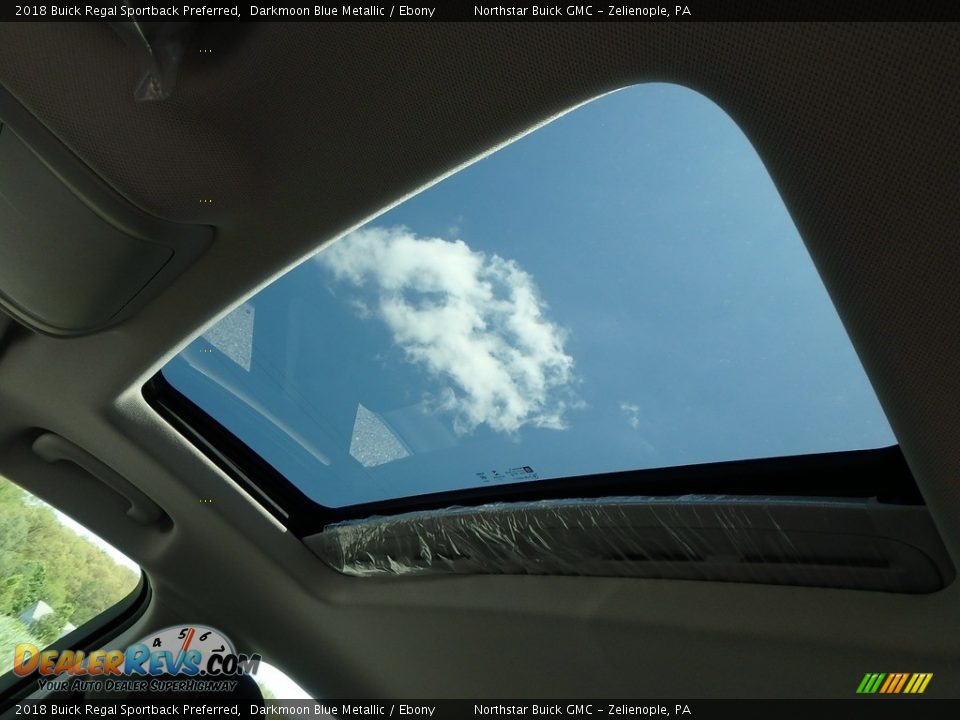 2018 Buick Regal Sportback Preferred Darkmoon Blue Metallic / Ebony Photo #17