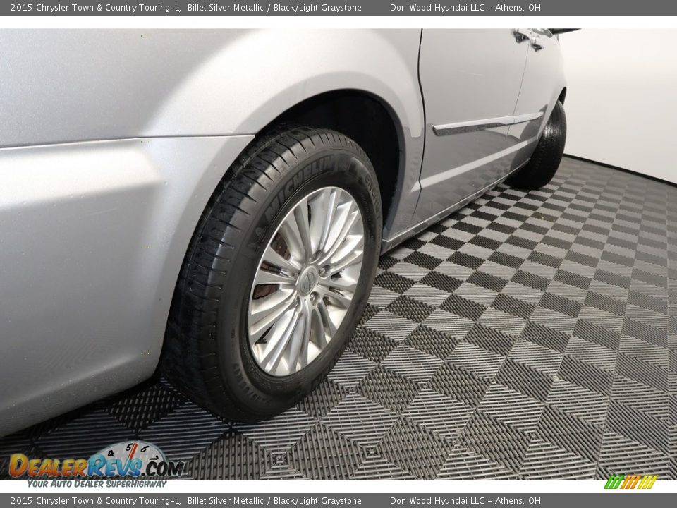2015 Chrysler Town & Country Touring-L Billet Silver Metallic / Black/Light Graystone Photo #25