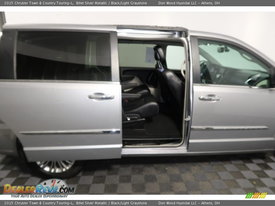 2015 Chrysler Town & Country Touring-L Billet Silver Metallic / Black/Light Graystone Photo #31
