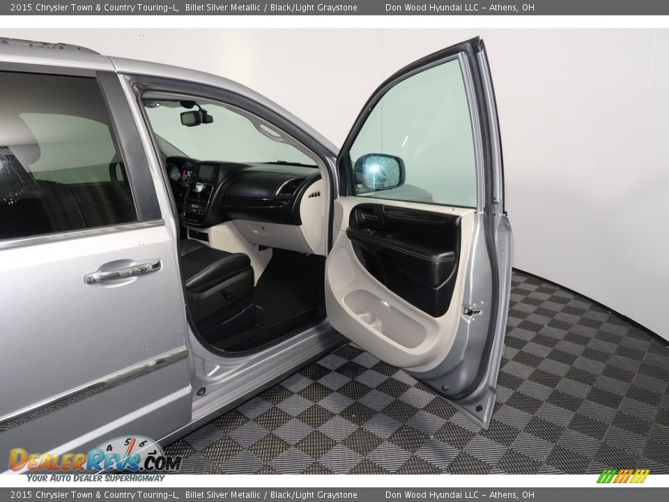 2015 Chrysler Town & Country Touring-L Billet Silver Metallic / Black/Light Graystone Photo #32