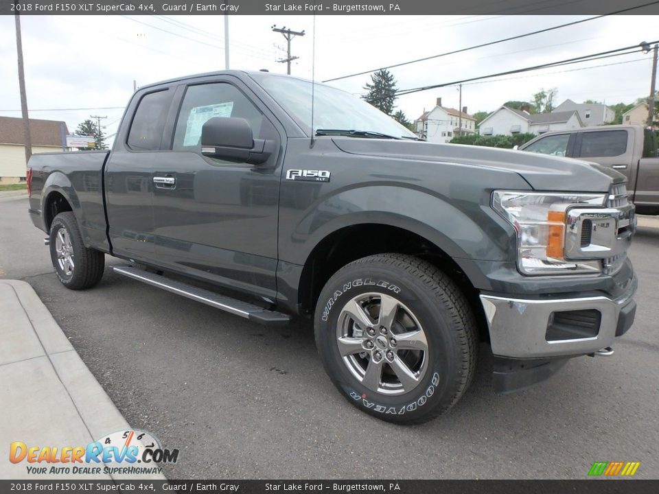 Front 3/4 View of 2018 Ford F150 XLT SuperCab 4x4 Photo #3