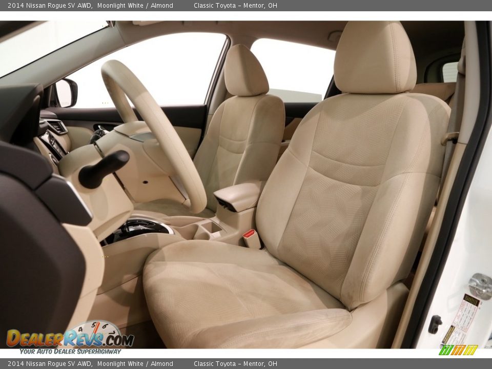2014 Nissan Rogue SV AWD Moonlight White / Almond Photo #6