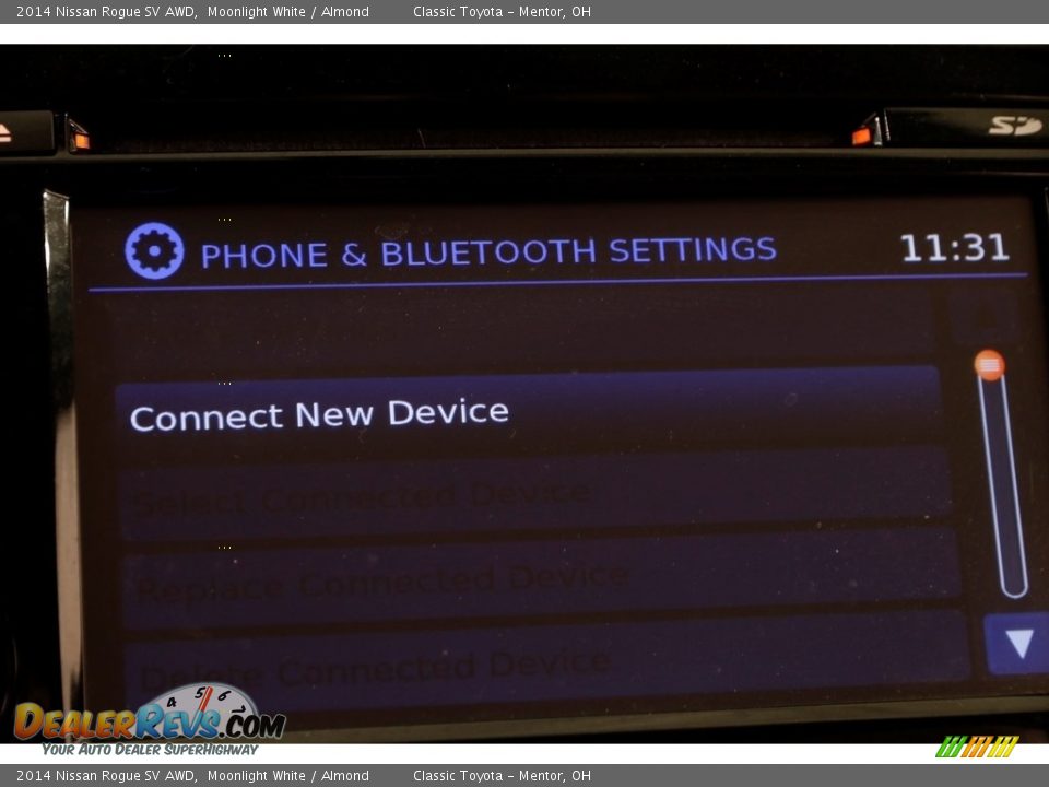 2014 Nissan Rogue SV AWD Moonlight White / Almond Photo #12