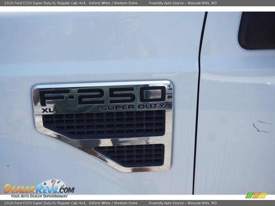 2010 Ford F250 Super Duty XL Regular Cab 4x4 Oxford White / Medium Stone Photo #14