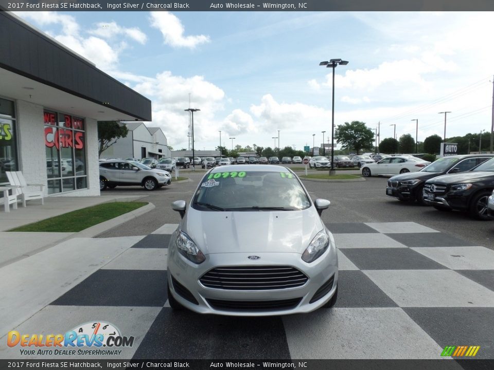 2017 Ford Fiesta SE Hatchback Ingot Silver / Charcoal Black Photo #2