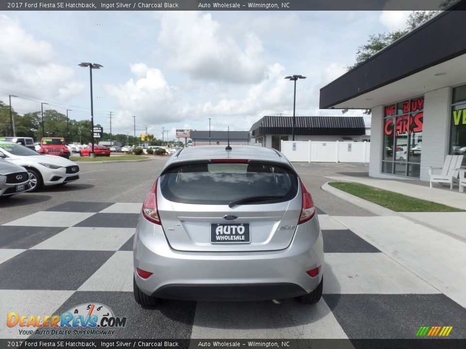 2017 Ford Fiesta SE Hatchback Ingot Silver / Charcoal Black Photo #4