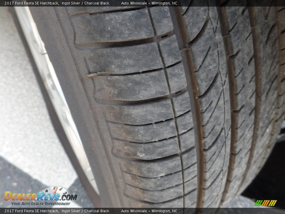 2017 Ford Fiesta SE Hatchback Ingot Silver / Charcoal Black Photo #8