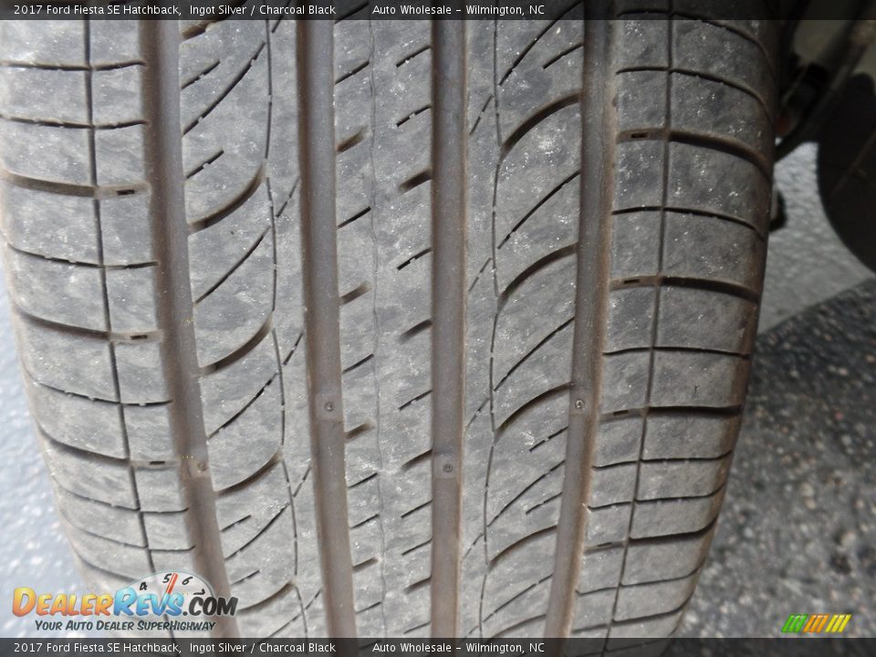 2017 Ford Fiesta SE Hatchback Ingot Silver / Charcoal Black Photo #9