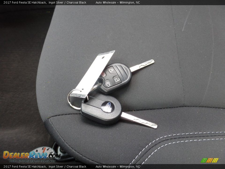 2017 Ford Fiesta SE Hatchback Ingot Silver / Charcoal Black Photo #20