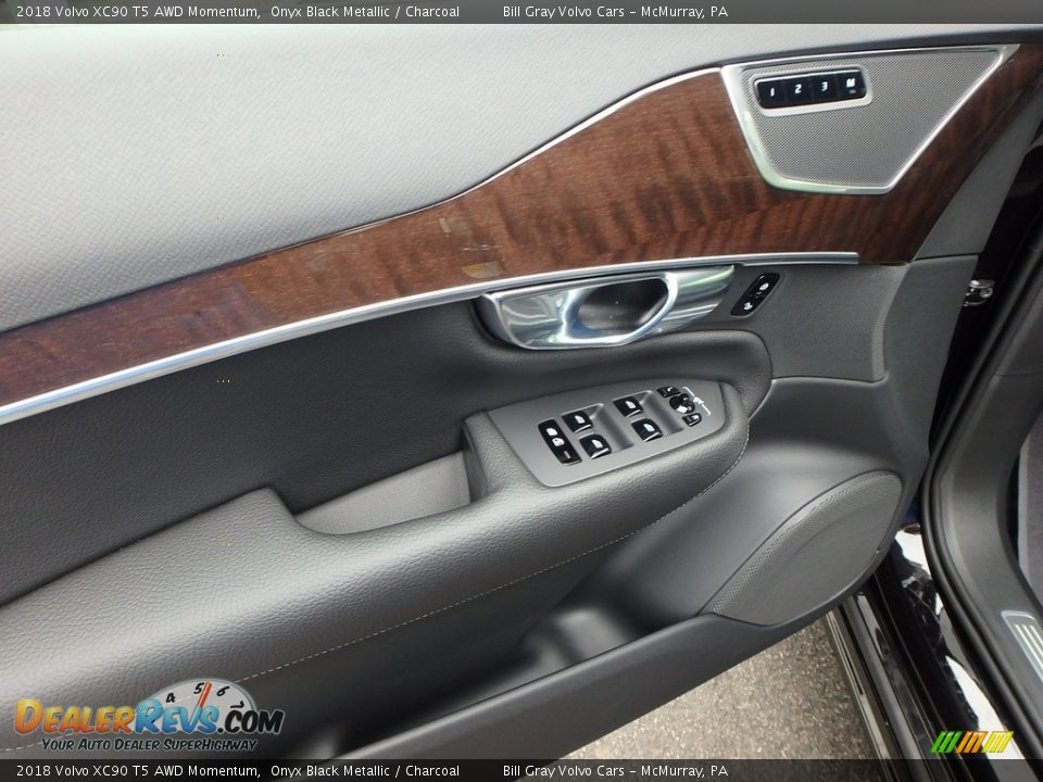 2018 Volvo XC90 T5 AWD Momentum Onyx Black Metallic / Charcoal Photo #11