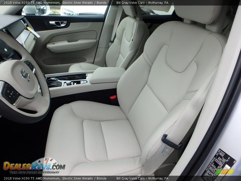 Front Seat of 2018 Volvo XC60 T5 AWD Momentum Photo #7