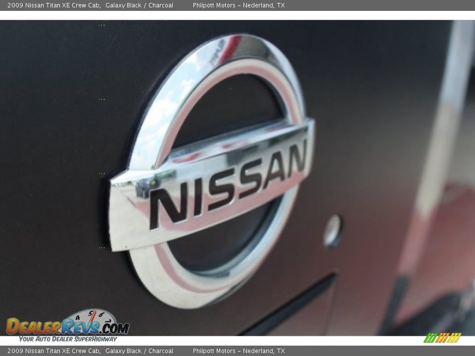 2009 Nissan Titan XE Crew Cab Galaxy Black / Charcoal Photo #32