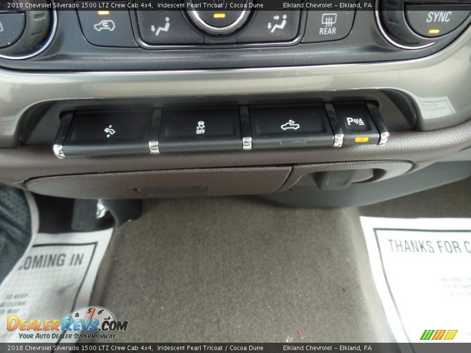 Controls of 2018 Chevrolet Silverado 1500 LTZ Crew Cab 4x4 Photo #36
