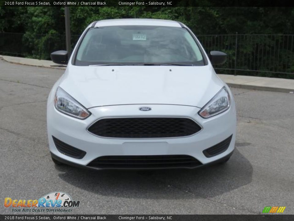 2018 Ford Focus S Sedan Oxford White / Charcoal Black Photo #2