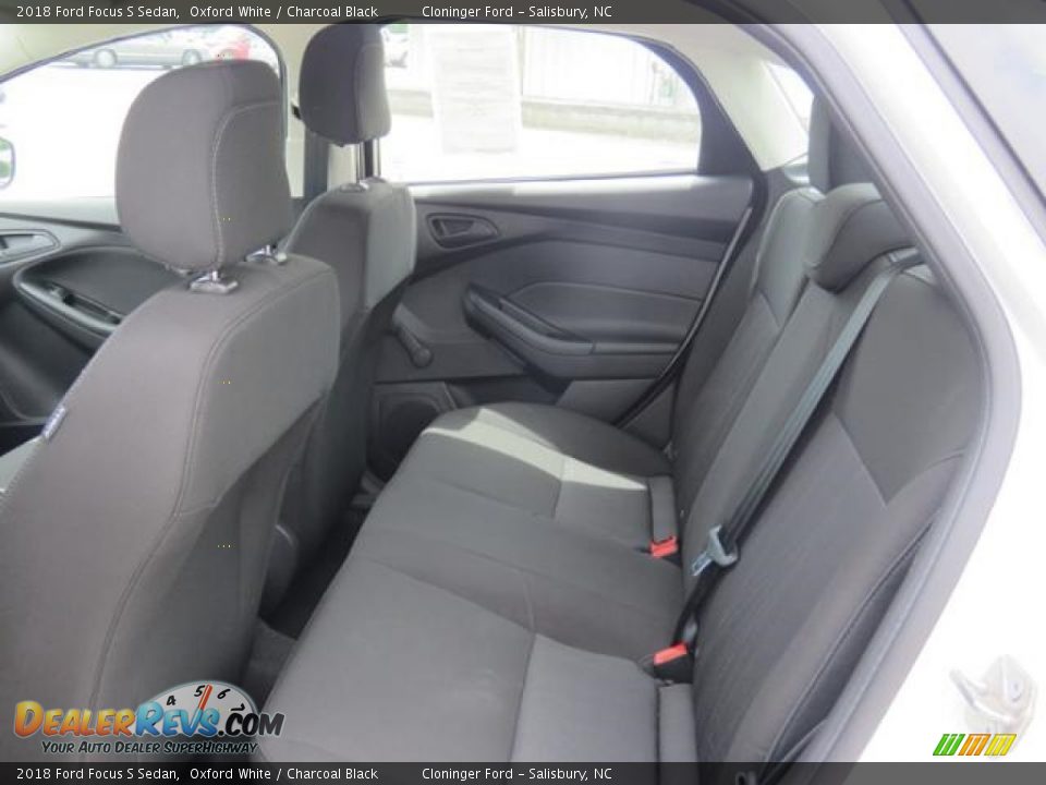 2018 Ford Focus S Sedan Oxford White / Charcoal Black Photo #5