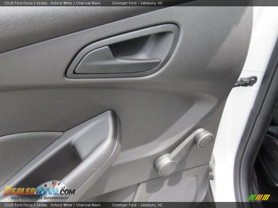 2018 Ford Focus S Sedan Oxford White / Charcoal Black Photo #6