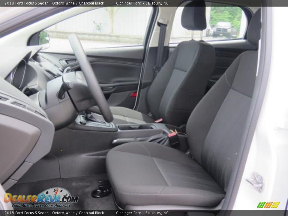 2018 Ford Focus S Sedan Oxford White / Charcoal Black Photo #7
