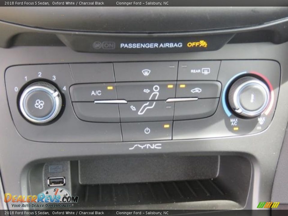 2018 Ford Focus S Sedan Oxford White / Charcoal Black Photo #13